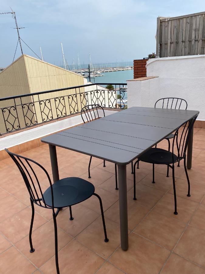Апартаменты Atico Con Terraza Камбрильс Экстерьер фото