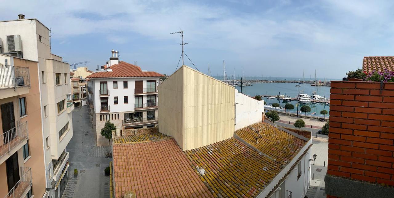 Апартаменты Atico Con Terraza Камбрильс Экстерьер фото