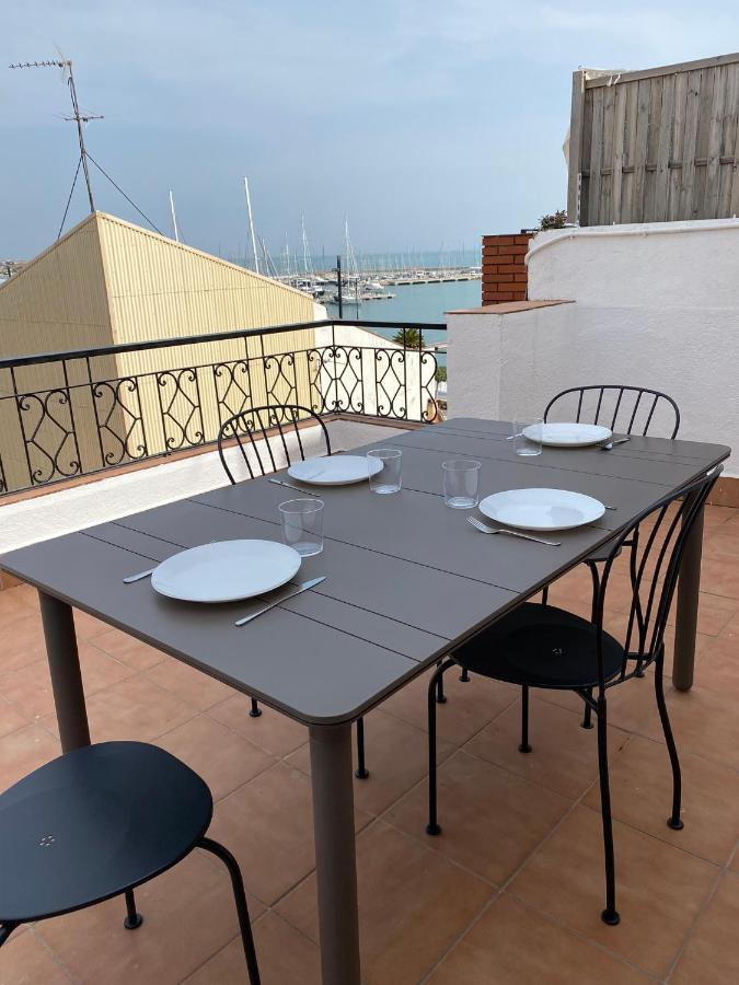 Апартаменты Atico Con Terraza Камбрильс Экстерьер фото